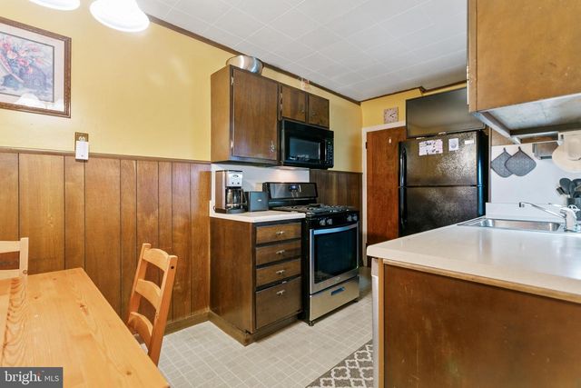 4245 J ST, Philadelphia, PA 19124