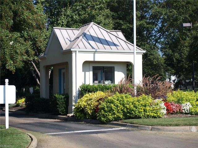 7501 River Rd Apt 12D, Newport News, VA 23607