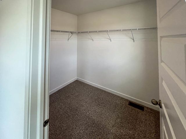 2270 Barbera Drive, Oswego, IL 60543