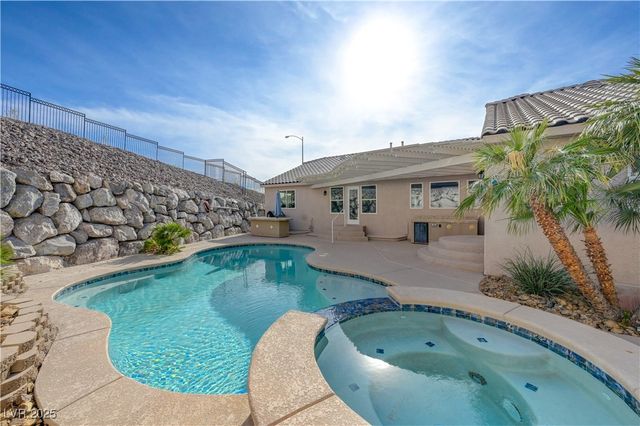909 Rhyolite Terrace, Henderson, NV 89011