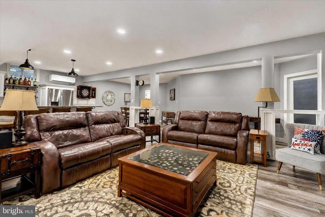 6873 OLD COURSE RD, Fayetteville, PA 17222