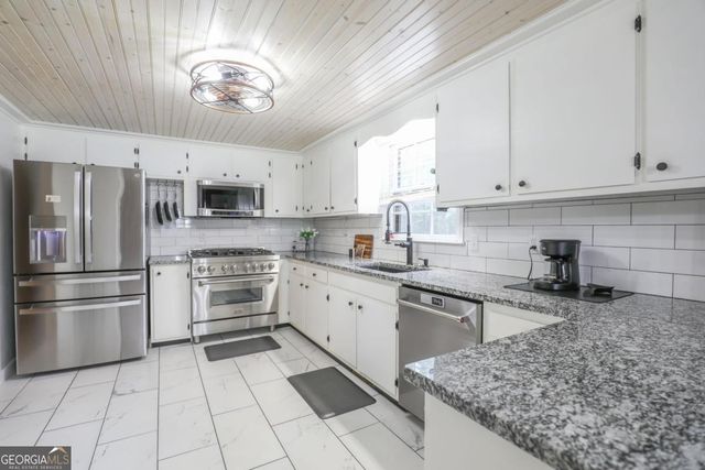 321 S Steele Bridge Road, Eatonton, GA 31024