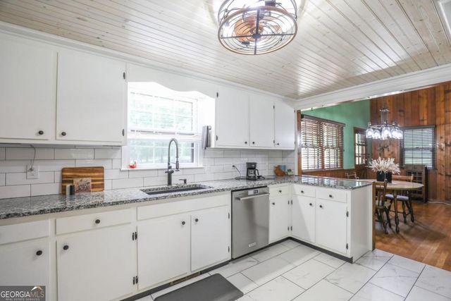 321 S Steele Bridge Road, Eatonton, GA 31024