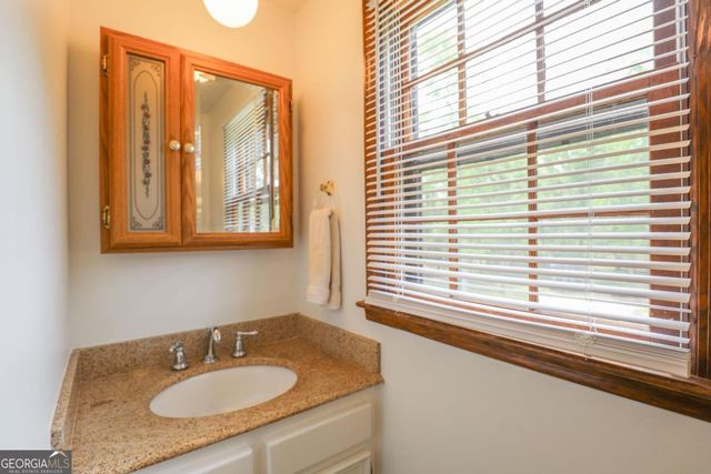 321 S Steele Bridge Road, Eatonton, GA 31024