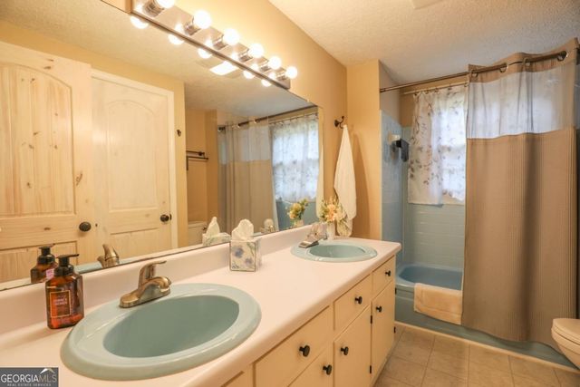 321 S Steele Bridge Road, Eatonton, GA 31024