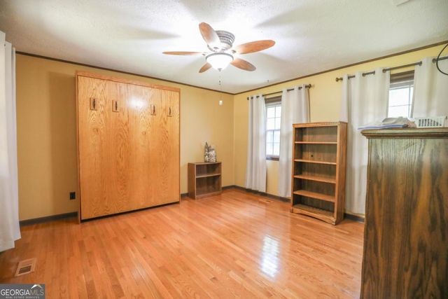 321 S Steele Bridge Road, Eatonton, GA 31024