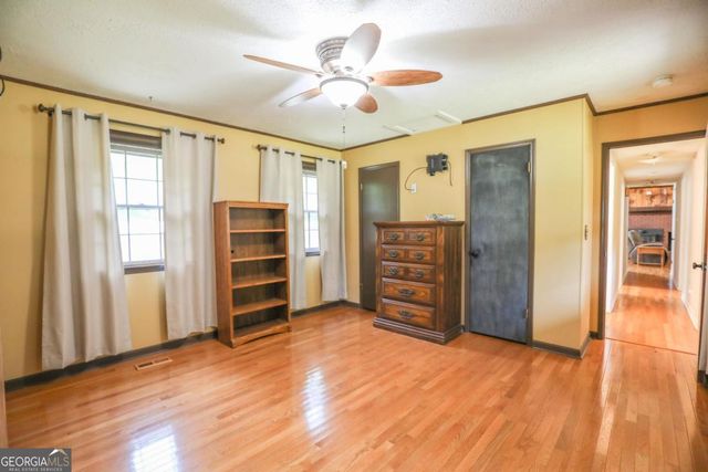 321 S Steele Bridge Road, Eatonton, GA 31024