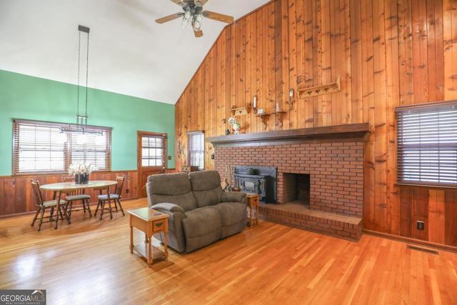 321 S Steele Bridge Road, Eatonton, GA 31024