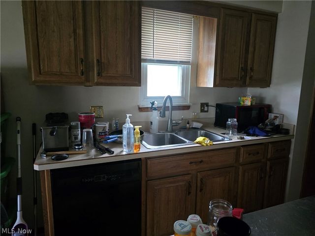 3843 Bosworth Road, Cleveland, OH 44111