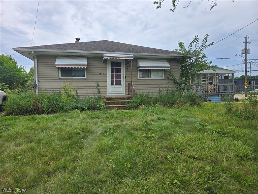 3843 Bosworth Road, Cleveland, OH 44111