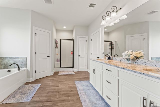 1023 Elliston Dr, Gonzales, LA 70737