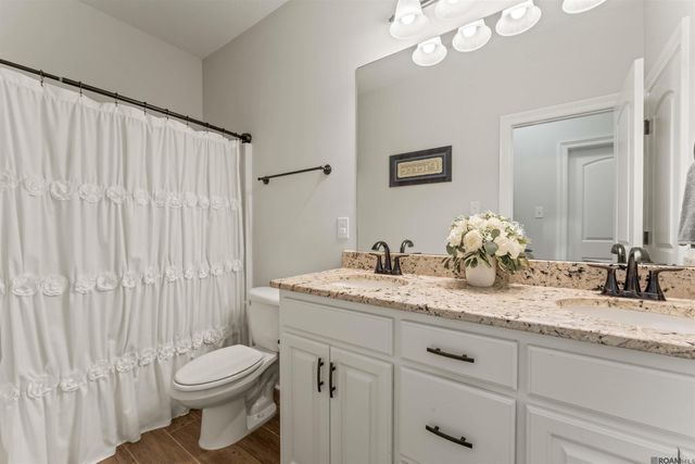 1023 Elliston Dr, Gonzales, LA 70737