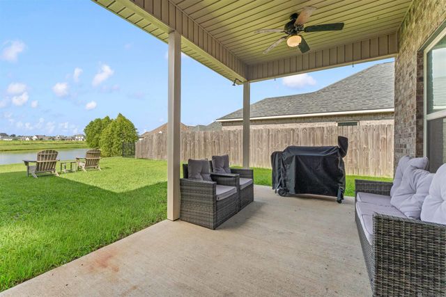 1023 Elliston Dr, Gonzales, LA 70737