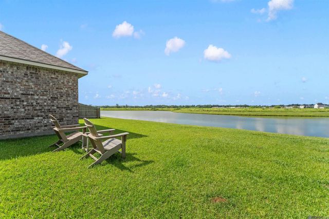 1023 Elliston Dr, Gonzales, LA 70737