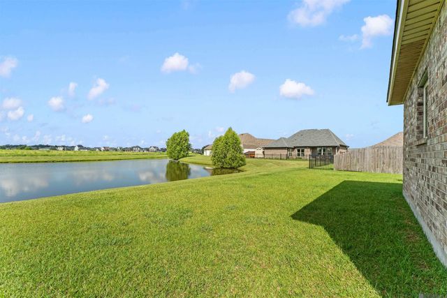1023 Elliston Dr, Gonzales, LA 70737