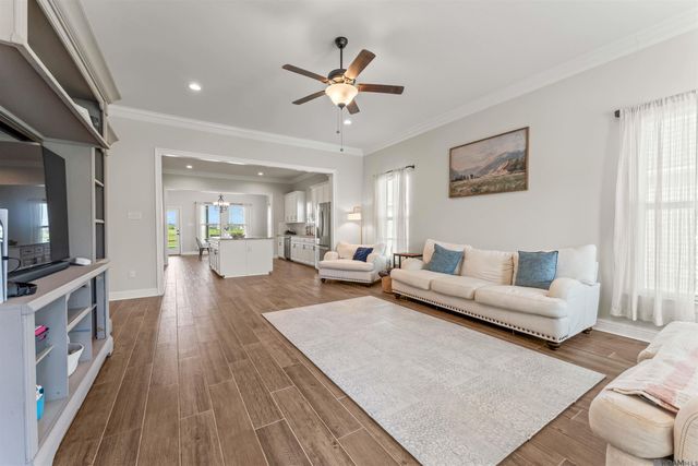 1023 Elliston Dr, Gonzales, LA 70737