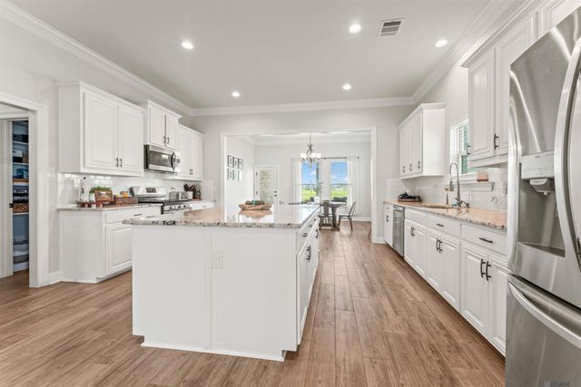 1023 Elliston Dr, Gonzales, LA 70737
