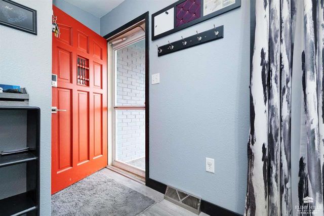 2227 4th Street, Clay Center, KS 67432