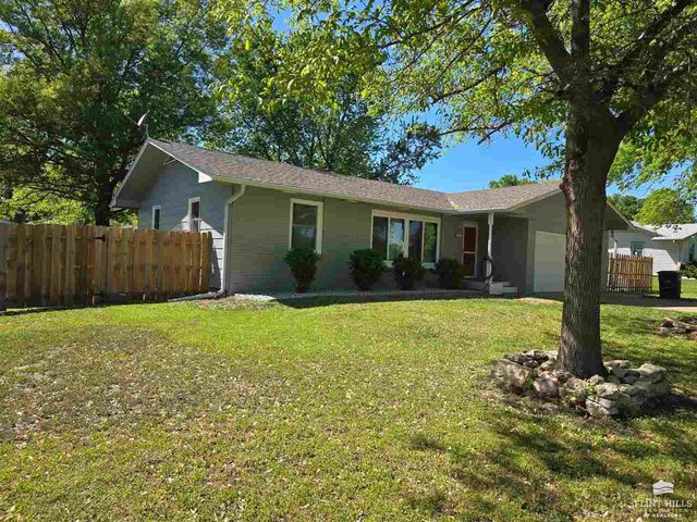 2227 4th Street, Clay Center, KS 67432