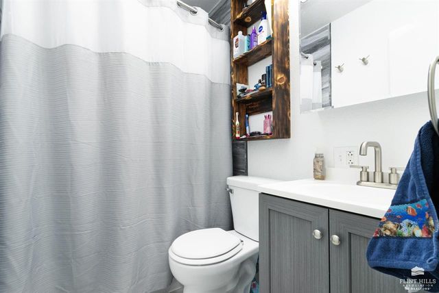 2227 4th Street, Clay Center, KS 67432