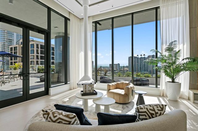 275 1ST AVENUE S 1604, St Petersburg, FL 33701