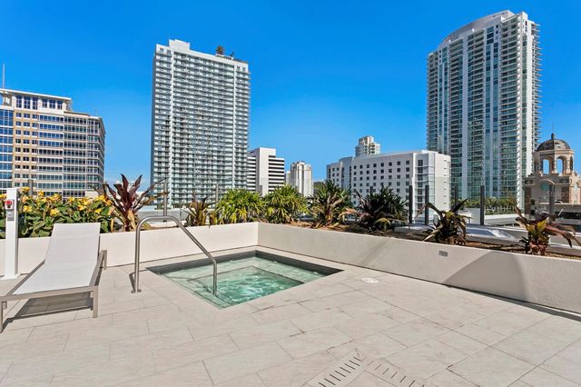 275 1ST AVENUE S 1604, St Petersburg, FL 33701