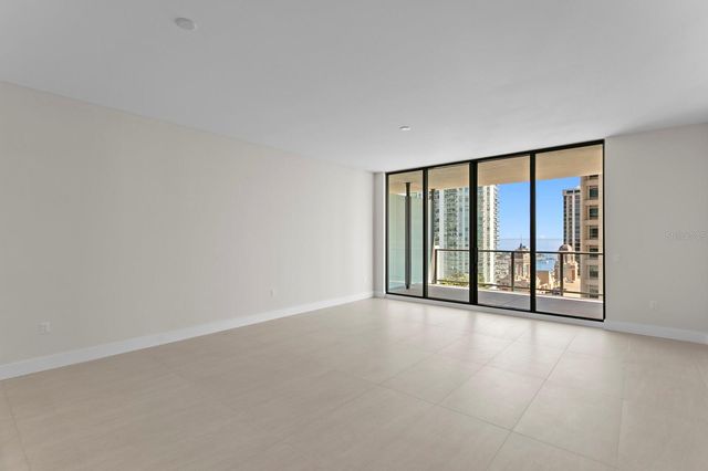 275 1ST AVENUE S 1604, St Petersburg, FL 33701