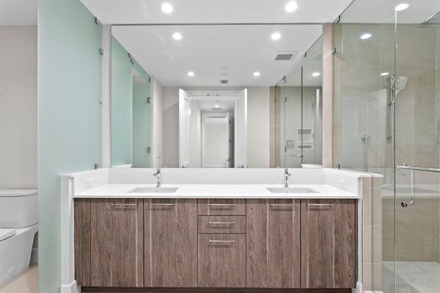 275 1ST AVENUE S 1604, St Petersburg, FL 33701