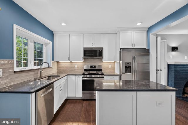 2227 N LEXINGTON ST N, Arlington, VA 22205