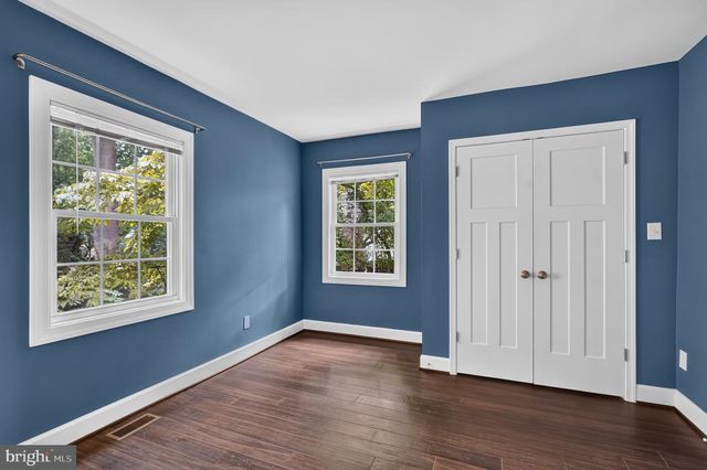 2227 N LEXINGTON ST N, Arlington, VA 22205