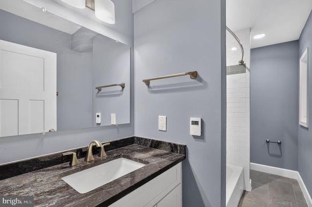 2227 N LEXINGTON ST N, Arlington, VA 22205
