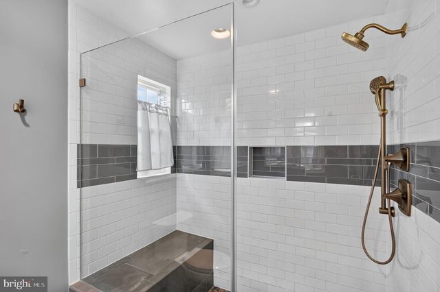 2227 N LEXINGTON ST N, Arlington, VA 22205