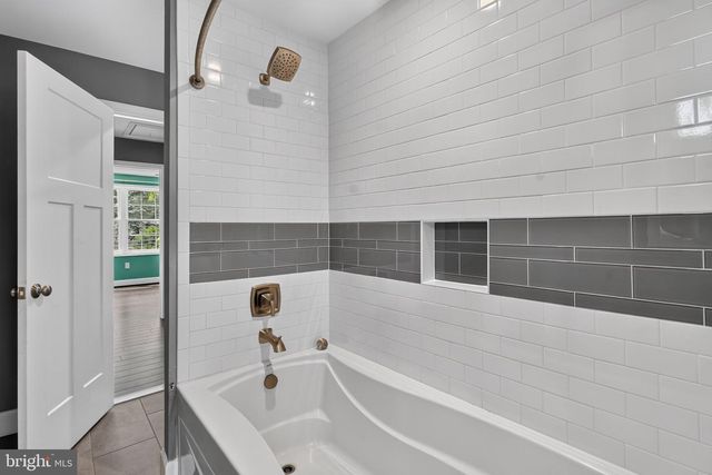 2227 N LEXINGTON ST N, Arlington, VA 22205