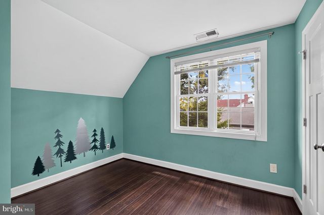 2227 N LEXINGTON ST N, Arlington, VA 22205