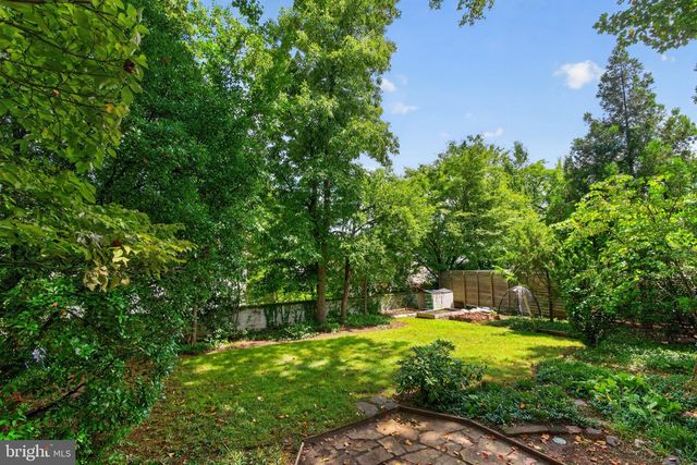 2227 N LEXINGTON ST N, Arlington, VA 22205