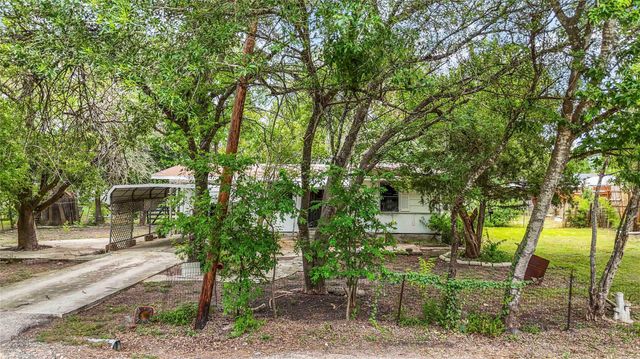 137 Columbia CIR, San Marcos, TX 78666