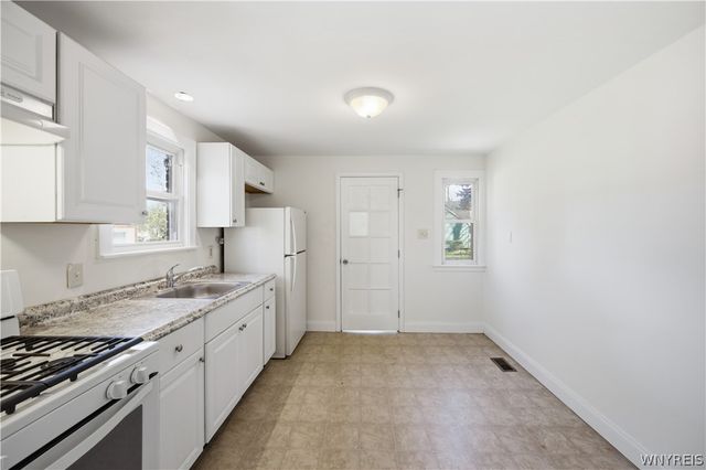 6178 Mckinley Parkway, Hamburg, NY 14075