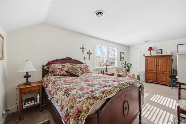 6178 Mckinley Parkway, Hamburg, NY 14075