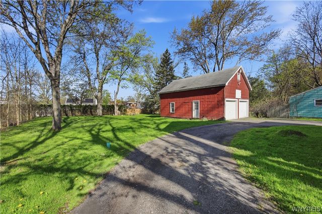 6178 Mckinley Parkway, Hamburg, NY 14075