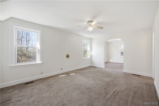 6178 Mckinley Parkway, Hamburg, NY 14075