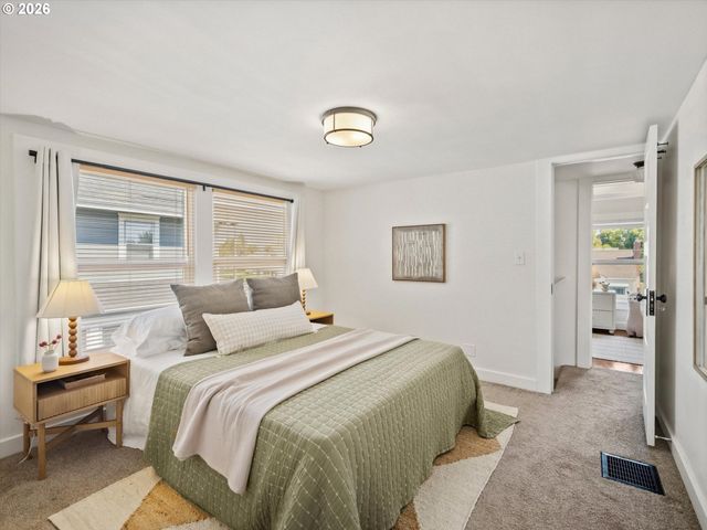5615 N DELAWARE Ave, Portland, OR 97217