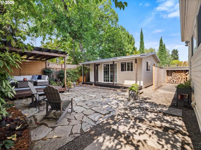 5615 N DELAWARE Ave, Portland, OR 97217