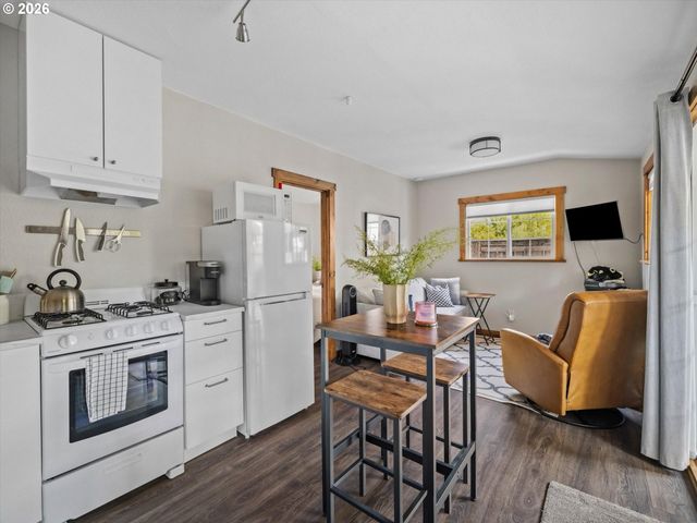 5615 N DELAWARE Ave, Portland, OR 97217