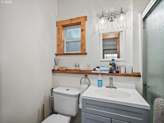 5615 N DELAWARE Ave, Portland, OR 97217