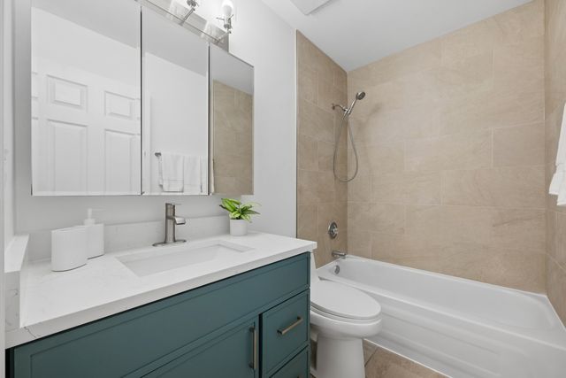 1553 Brandywyn Court N, Buffalo Grove, IL 60089