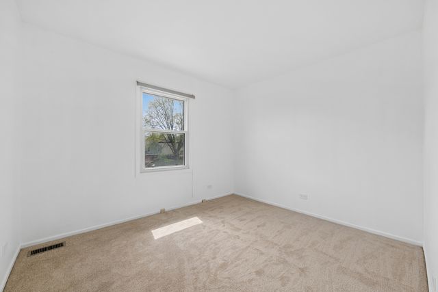 1553 Brandywyn Court N, Buffalo Grove, IL 60089