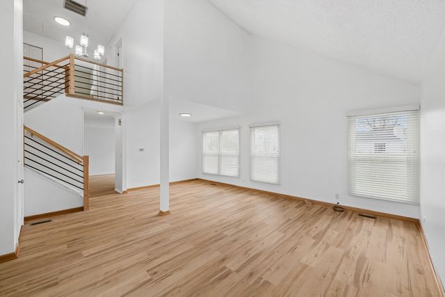 1553 Brandywyn Court N, Buffalo Grove, IL 60089