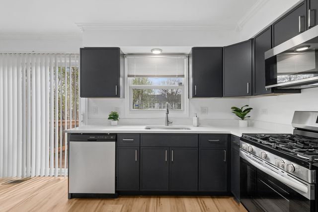 1553 Brandywyn Court N, Buffalo Grove, IL 60089