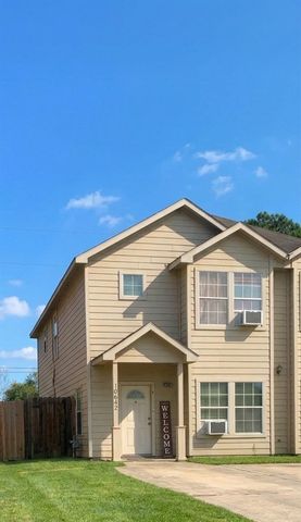 10642 Logger Pine Trail A, Houston, TX 77088