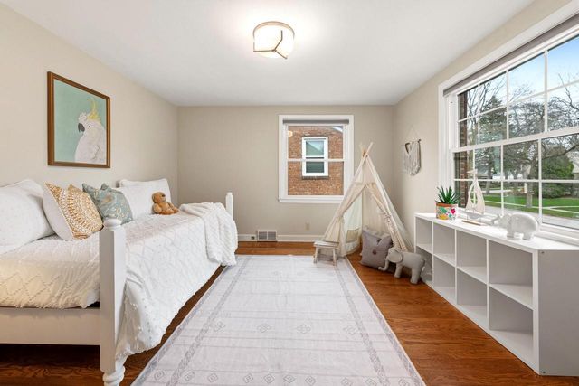 4855 Ardmore AVENUE, Whitefish Bay, WI 53217